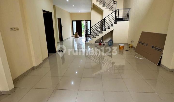 For Rent: 2-Story House with 7 Bedrooms in Lembah Hijau Lippo Cikarang Housing Complex
