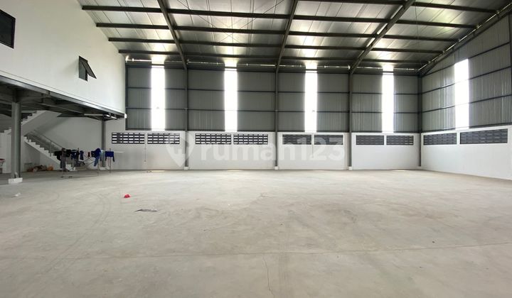 For sale, a new 972m2 warehouse within the Cikarang industrial area. For sale, a new 972m2 warehouse within the Cikarang industrial area.