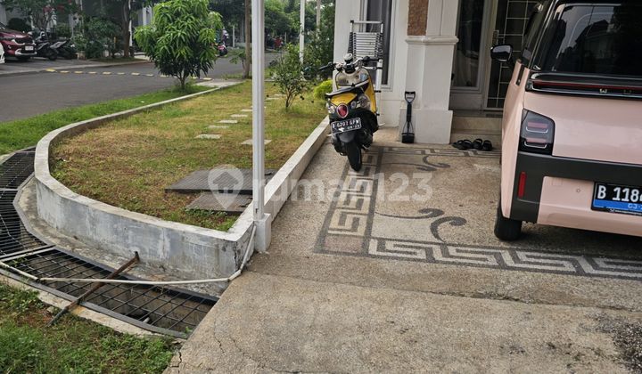 Rumah Bagus Hoek 3 Lantai di Pinewood Banjar Wijaya Tangerang 1