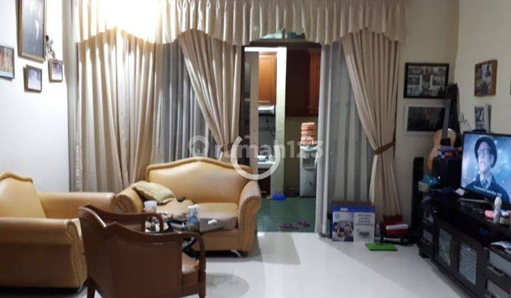 Rumah 2 Lantai Semi Furnished di Taman Royal Mahoni Tangerang 2