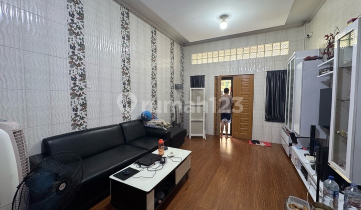 Well-Maintained Minimalist Housing for Small Families