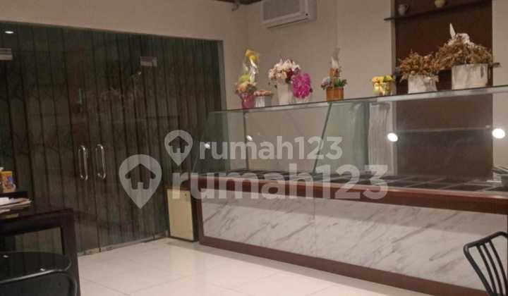 Disewakan Ruko Gandeng Plong, 4,5 Lantai Cocok untuk Kantor di Artha Gading