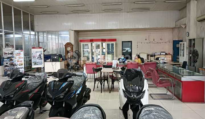 For Rent Ex Showroom Motorcycle by the Road in Cilincing 2