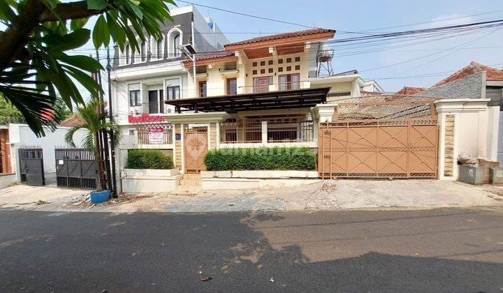 Rumah Di Jakarta Selatan 3 Lantai Siap Huni Di Jalan Radio Dalam 1