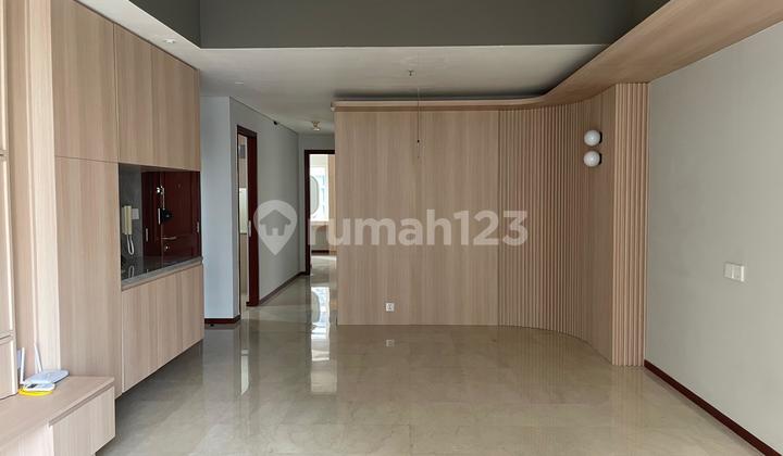 Selling Royal Mediterania Tower Lavender Apartment Semi Furnished