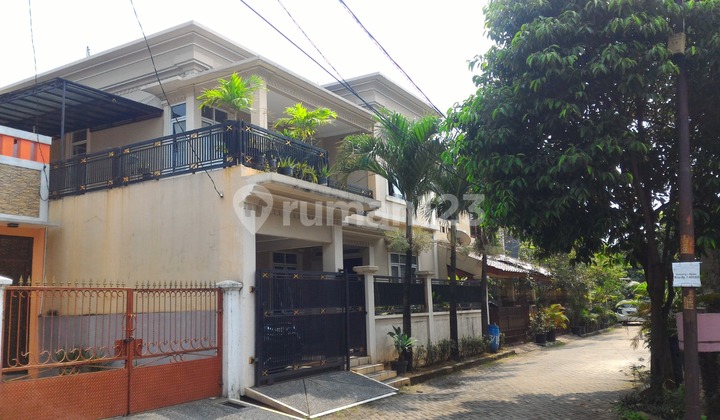 Dijual murah rumah siap huni di perumahan Griya Metropolitan, Pekayon Bekasi Selatan Rumah 2 Lantai 