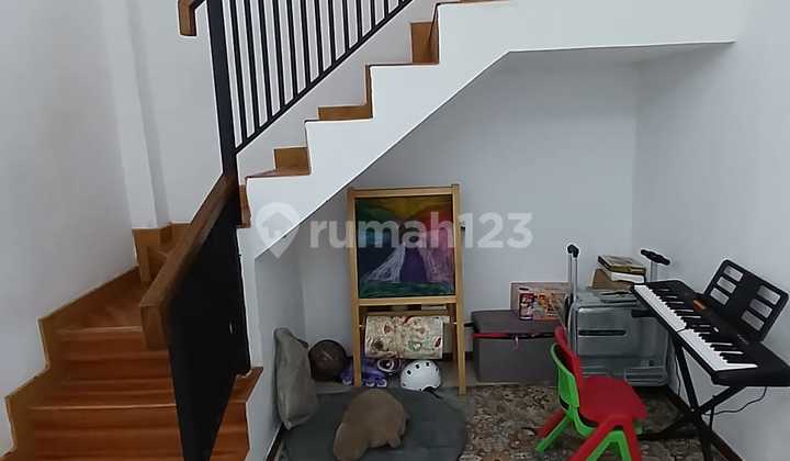 For Sale: Neat, Move-in Ready House in Beo Residence Housing Complex, Pesanggrahan, South Jakarta. 2