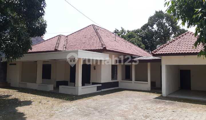 Rumah Pinggir Jalan Raya Tengah Kota Klaten Siap Pakai