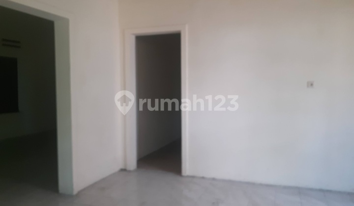 Ready-to-Use House on the Main Road in the Center of Klaten City 2