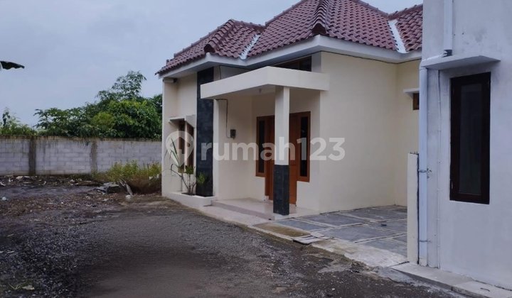 Modern Minimalist Ready-to-Use House in Waru Baki Area 1