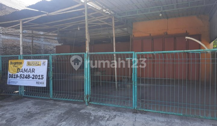 Bonus Land with House Next to Main Road in Banyudono Area