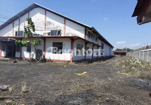 Lahan Tanah Bonus Bangunan Cocok Untuk Investasi Area Colomadu