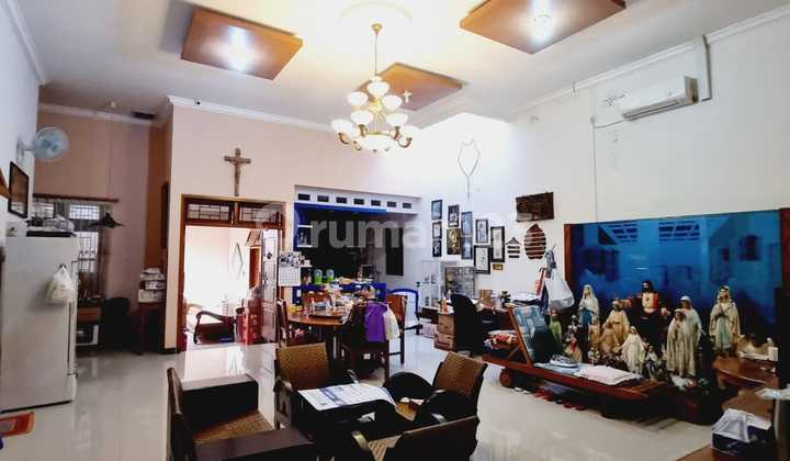 Premium 4-bedroom House in Kahuripan, Near Public Facilities of Solo City 2