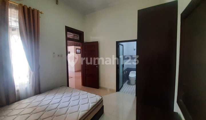 Rumah Classic Gaya Scandinavian Beserta Furniture Siap Pakai