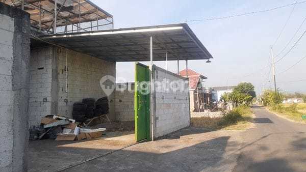 Lahan Tanah Bonus Bangunan Siap Pakai Di Karanganyar