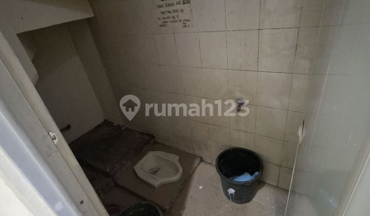 For Sale Premium Location in the Business Center Area! Office/Commercial Building in Tanjung Priok Area, Area Approximately 42 m², Commercial Zone 2