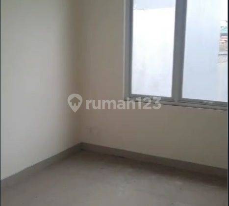 Jual Cepat Rumah 2 Lt Unfurnished di Modernland 2