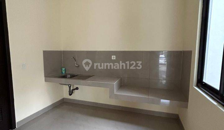 Rumah 2 Lt Hook Terawat Siap Huni di Savia Nusaloka 2