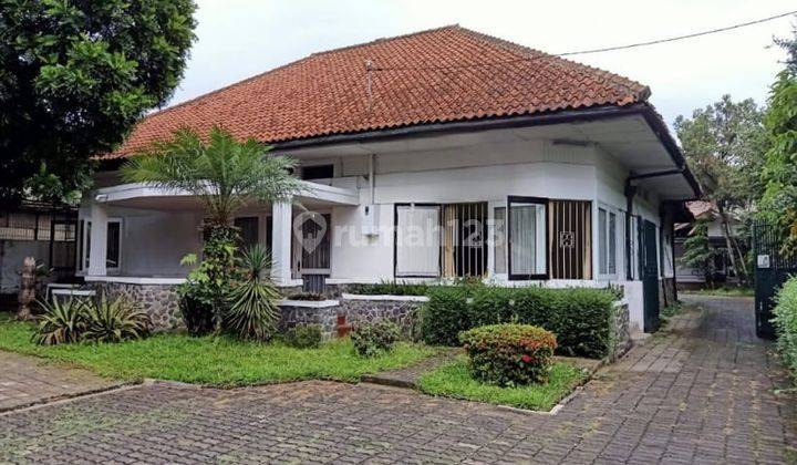 Rumah 1 Lt Tanah Luas di Kawasan Elite Jalan Riau Bandung 1