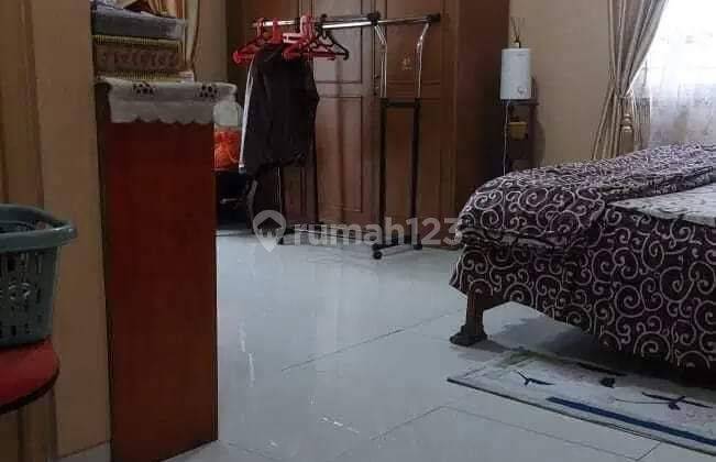 Rumah Hook 2lantai SHM Siap Huni,kt 240m,lb 180m,kt 3+1,km 3+1 Hadap Timur Dan Utara Di Cluster Aralia Harapan Indah Bekasi 2