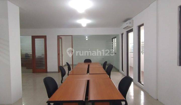 Gedung Kantor 3 Lantai SHM Siap Pakai Lokasi Strategis,lt 226m,lb 500m,12 Ruangan Kantor,1 Meeting Area,1 Ruang Sever Di Sunter Agung Jakarta Utara 1