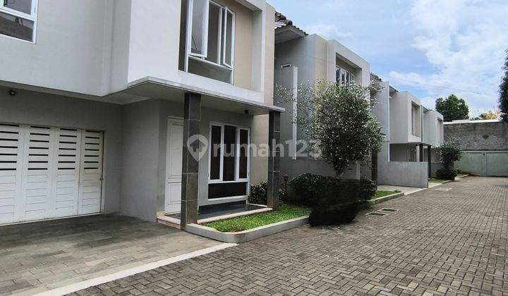 Rumah Baru Di Otista Siap Huni Lt 250 M,lb 350 M,kt 6+1,KM 4+1 SHM Di Cawang Jakarta Timur 2