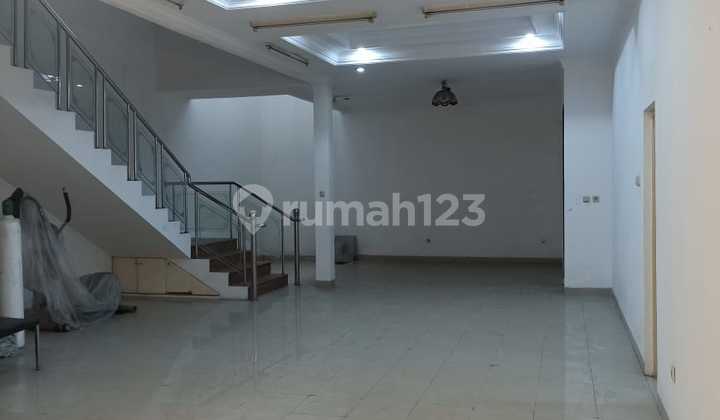 RUMAH 2LT SIAP HUNI DEKAT MALL MKG DI GADING INDAH RAYA