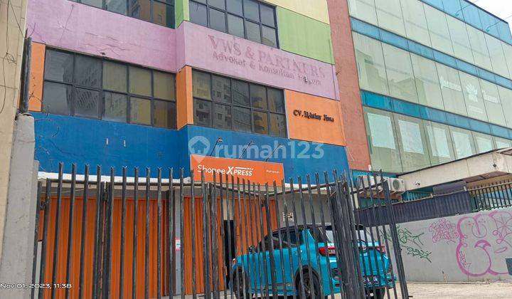 GEDUNG 3 LT DIMANTRAMAN COCOK UNTUK KANTOR,KLINIK,RUMAH MAKAN JAKARTA PUSAT 1