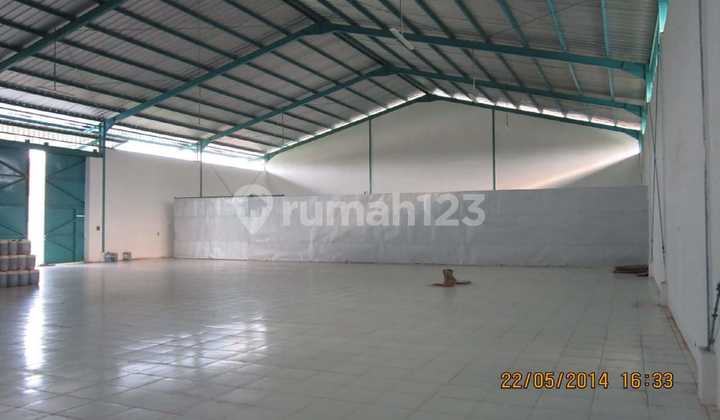 READY-TO-USE WAREHOUSE WORKSHOP ON CIASEM PAMANUKAN MAIN ROAD