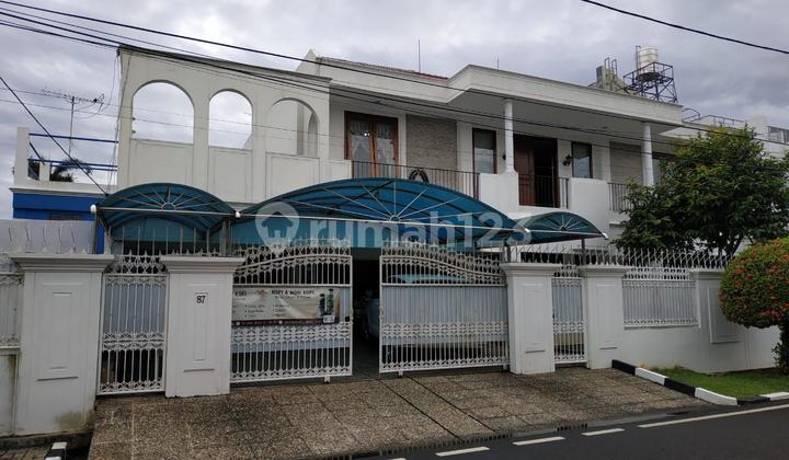 RUMAH 2LT SIAP HUNI DI KOMPLEK PULOMAS BARAT JAKARTA TIMUR