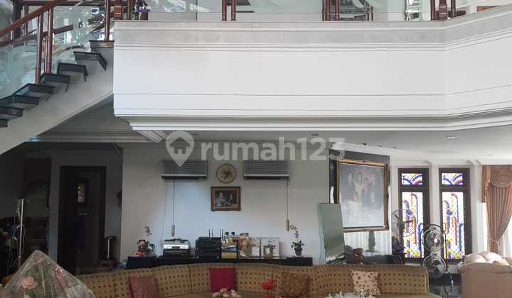 RUMAH MEWAH BAGUS 2LT SEMI FURNISH DI BUKIT GADING VILLA CLUSTER KINTAMANI KELAPA GADING 