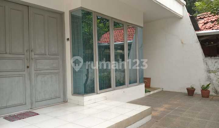 Ready-to-Occupy House in Strategic Location, Cempaka Putih Timur, KT 3+1, KM 2+1, Land Area 241m², Building Area 200m², in Cempaka Putih, Central Jakarta. 2