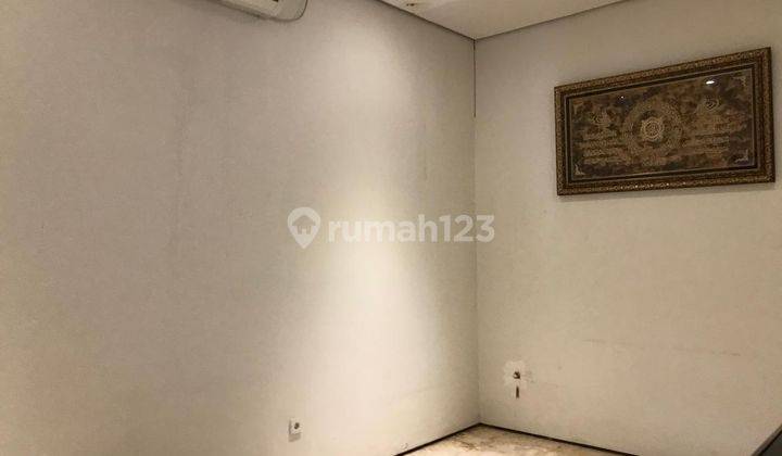 Rumah Siap Huni Semi Furnish Di Komplek Bermis Lt 180 M,lb 250 M,kt 3,KM 3 Row Jalan 3 Mobil,rumah Tusa Hadap Timur,kelapa Gading,jakarta Utara 2