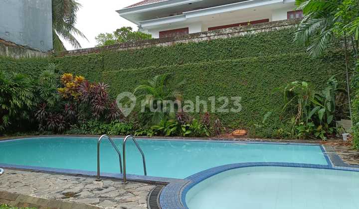 Rumah Mewah 2Lt Siap Huni di Menteng Jakarta Pusat 2