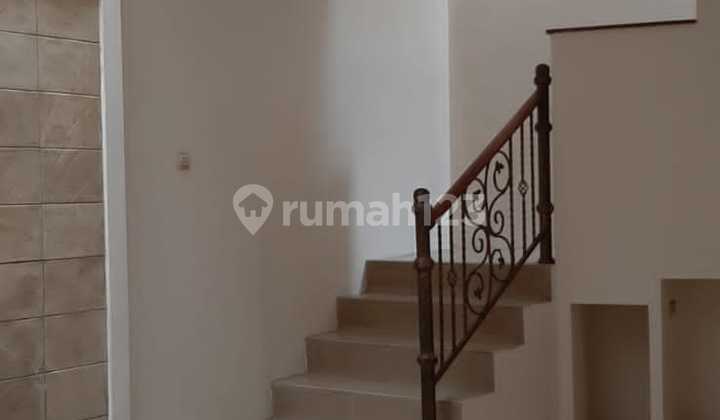 House Needs Minimal Renovation Freehold Title Petojo, Central Jakarta 2