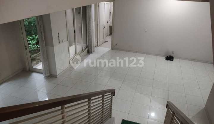 For immediate sale: 2-story house in Renata Aurora cluster, Alam Sutera. 2