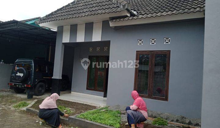 Rumah Ada Kiosnya 3 Pintu Lokasi Strategis Dalam Ringroad Barat Dekat Kampus Kampus Ternama di Jogja Cocok Untuk Kos2 San Atau Hunian Karena Dekat Dgn Fasum Dan Kepusat Kota Yogjakarta. Banyak Kuliner Hits Lokasi di Yogjakarta Bag.barat Yg Sedang B 2