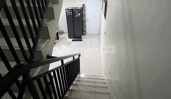 Rumah Modern 2 Lantai Siap Huni di Vienna Modernland 2