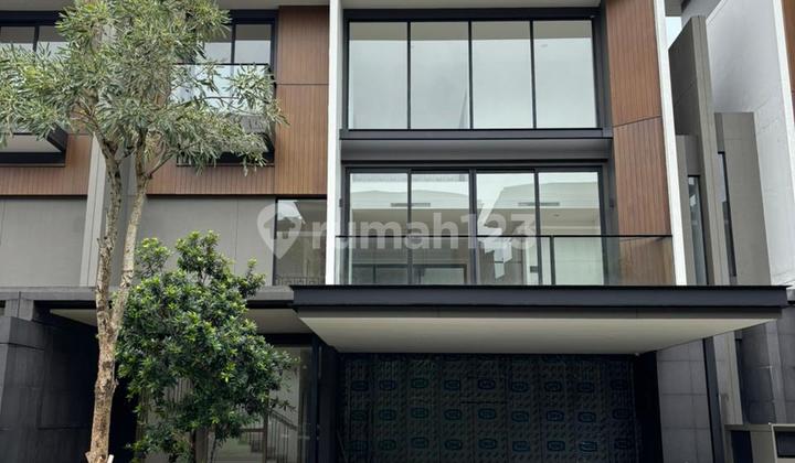 Rumah Mewah 3 Lantai Laurel Navapark Bsd ada Lift
