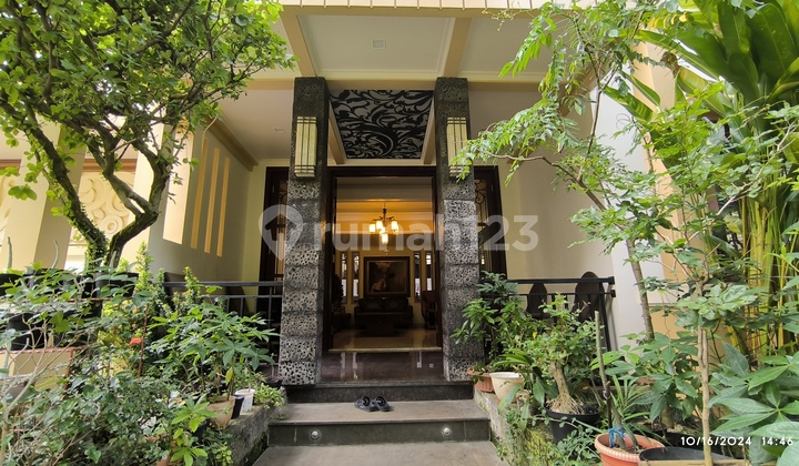 Rindang & Asri Private Pool House in Pondok Indah, South Jakarta