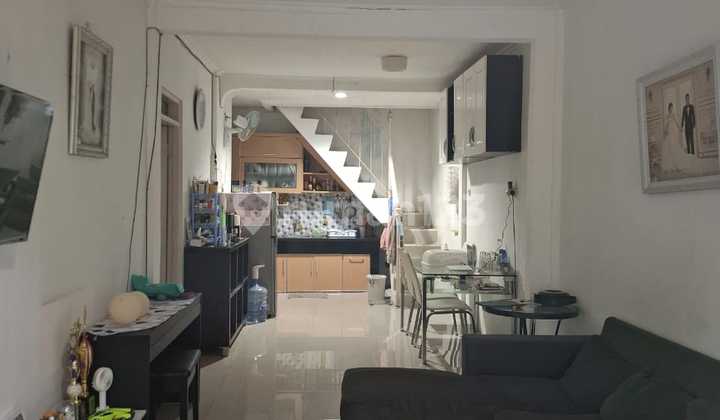 Affordable 2-Story House in Sector 6 Gading Serpong Affordable 2-Story House in Sector 6 Gading Serpong