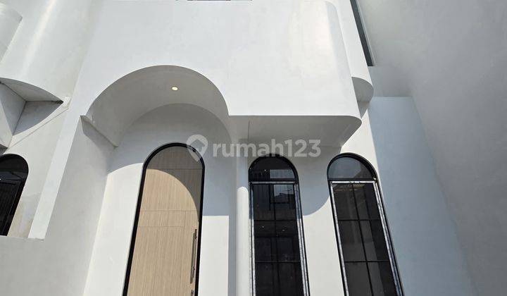 Rumah Design Santorini Siap Huni Di Citra Garden Jakarta Barat 1