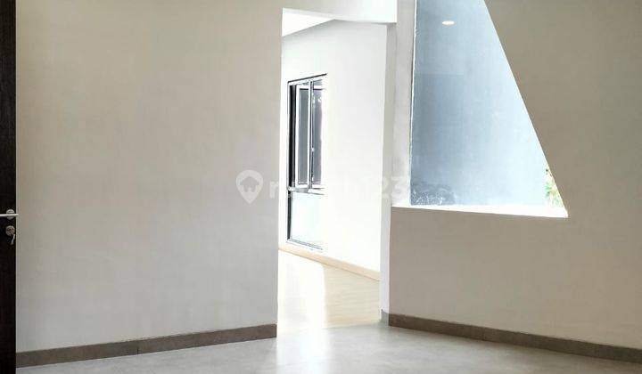 Rumah Brand New Mewah Posisi Hook di Alam Sutera 2