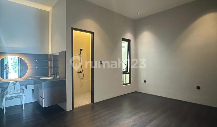 Contemporary Modern House 8x20 in Feronia Alam Sutera 2