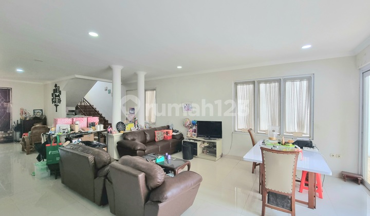 Rumah Hook Semi Furnished Turun 100JT di Oleaster, Gading Serpong