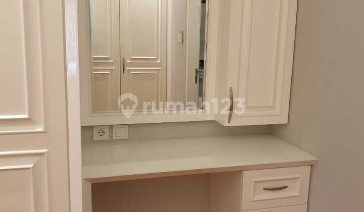 Beautiful Semi-Furnished & Fully Renovated House in Menaggio Illago, Gading Serpong 2