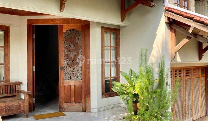 Komple Lebak Lestari Indah Jakarta Selatan Rumah Cantik & Rapih 1