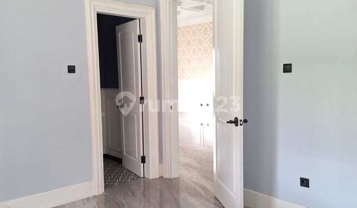 American Classic Luxury & Artistic Interior House at The Icon BSD 2