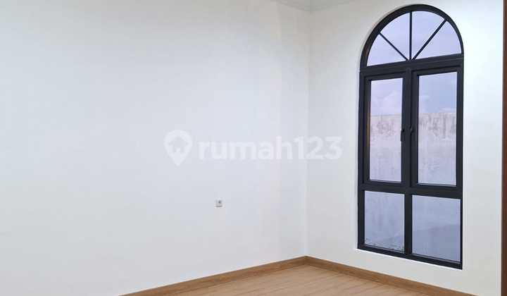 Modern Classic Luxury Home with a Majestic Facade & Super Spacious in BSD City 2