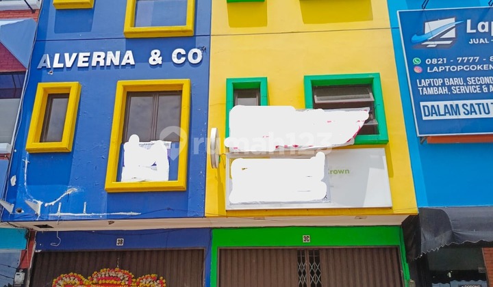 RUKO 3 1/2 LANTAI STRATEGIS PINGGIR JALAN RAYA KEMANGGISAN SLIPI JAKARTA BARAT RUKO 3 1/2 LANTAI STRATEGIS PINGGIR JALAN RAYA KEMANGGISAN SLIPI JAKARTA BARAT